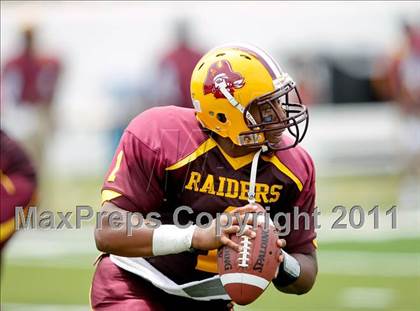 Thumbnail 2 in Skyline vs. Glades Central (Gridiron Challenge) photogallery.