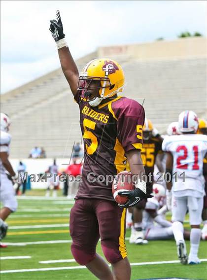 Thumbnail 1 in Skyline vs. Glades Central (Gridiron Challenge) photogallery.