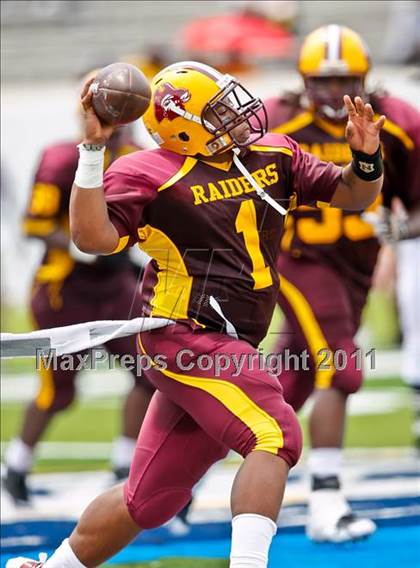 Thumbnail 3 in Skyline vs. Glades Central (Gridiron Challenge) photogallery.