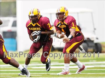 Thumbnail 3 in Skyline vs. Glades Central (Gridiron Challenge) photogallery.