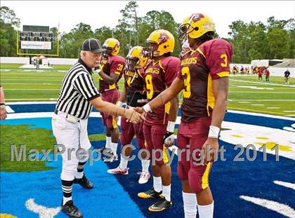 Thumbnail 2 in Skyline vs. Glades Central (Gridiron Challenge) photogallery.