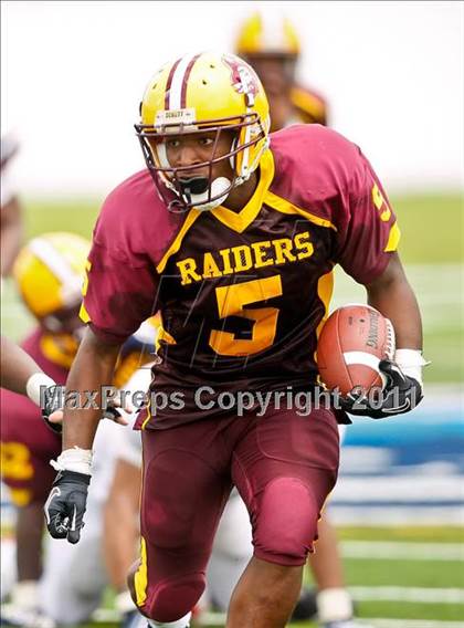 Thumbnail 2 in Skyline vs. Glades Central (Gridiron Challenge) photogallery.