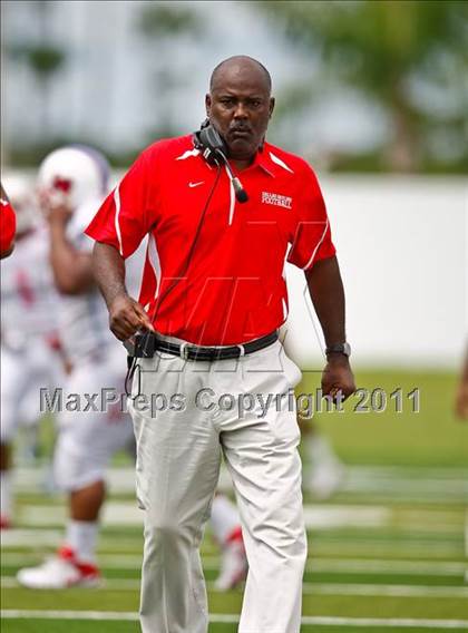 Thumbnail 3 in Skyline vs. Glades Central (Gridiron Challenge) photogallery.