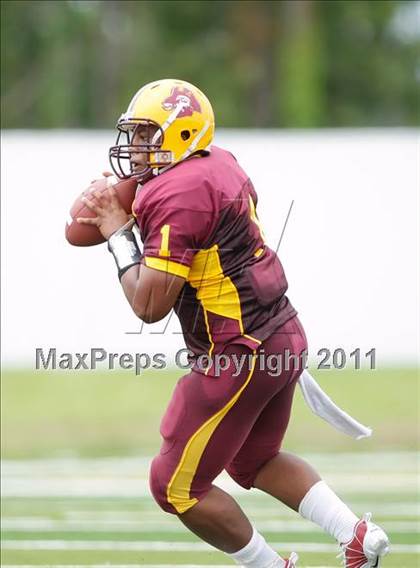 Thumbnail 2 in Skyline vs. Glades Central (Gridiron Challenge) photogallery.