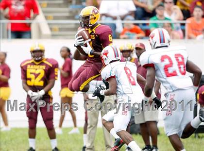 Thumbnail 3 in Skyline vs. Glades Central (Gridiron Challenge) photogallery.