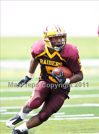 Thumbnail 3 in Skyline vs. Glades Central (Gridiron Challenge) photogallery.