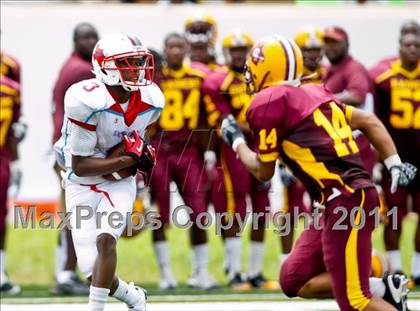 Thumbnail 3 in Skyline vs. Glades Central (Gridiron Challenge) photogallery.