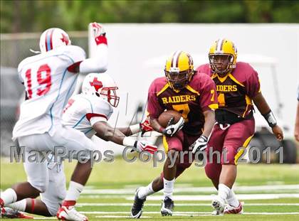 Thumbnail 1 in Skyline vs. Glades Central (Gridiron Challenge) photogallery.