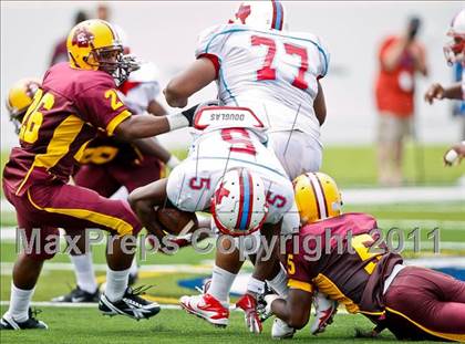 Thumbnail 1 in Skyline vs. Glades Central (Gridiron Challenge) photogallery.