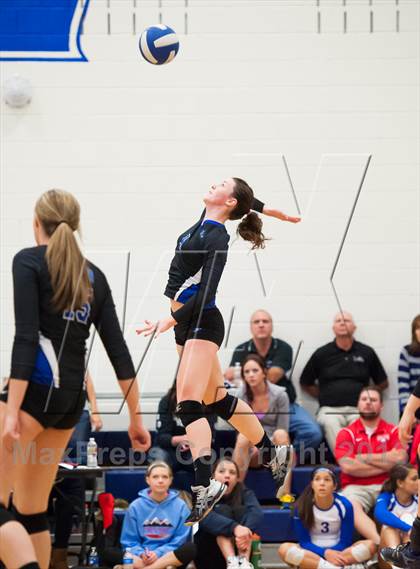 Thumbnail 2 in Grandview vs. Thomas Jefferson (Titan Classic) photogallery.