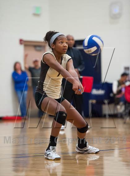 Thumbnail 1 in Grandview vs. Thomas Jefferson (Titan Classic) photogallery.