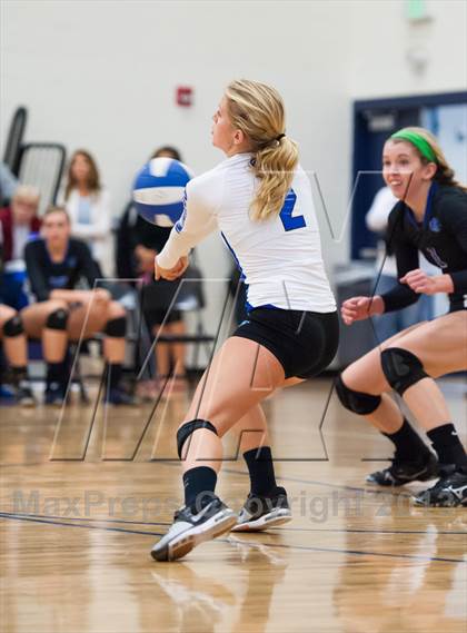 Thumbnail 1 in Grandview vs. Thomas Jefferson (Titan Classic) photogallery.
