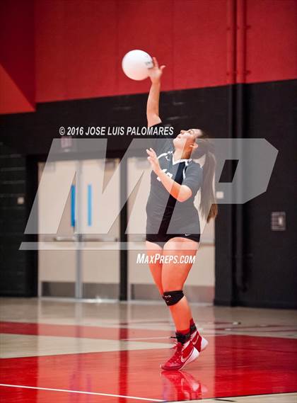 Thumbnail 1 in Tustin @ Oak Hills photogallery.