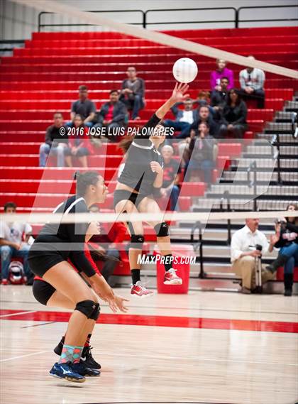 Thumbnail 1 in Tustin @ Oak Hills photogallery.