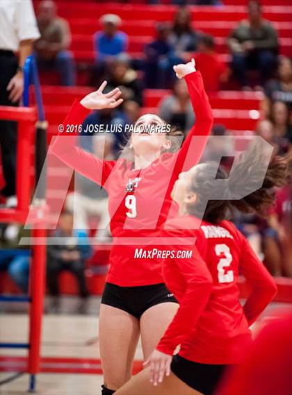 Thumbnail 1 in Tustin @ Oak Hills photogallery.