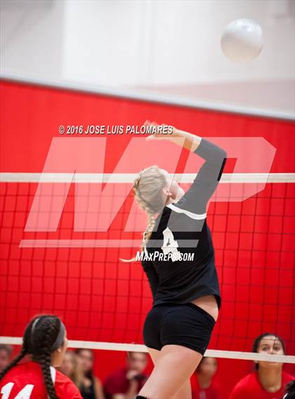 Thumbnail 2 in Tustin @ Oak Hills photogallery.