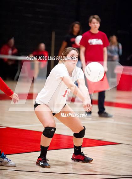 Thumbnail 3 in Tustin @ Oak Hills photogallery.