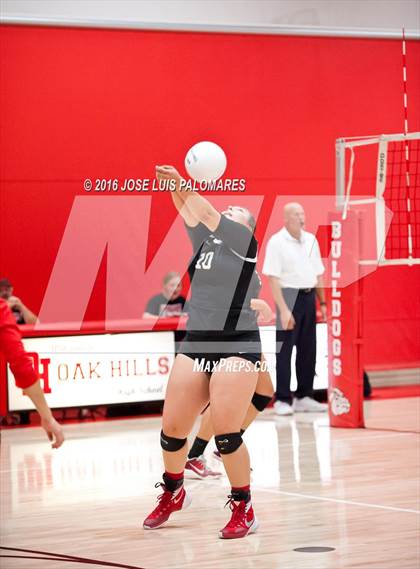 Thumbnail 1 in Tustin @ Oak Hills photogallery.