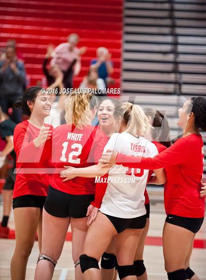 Thumbnail 2 in Tustin @ Oak Hills photogallery.