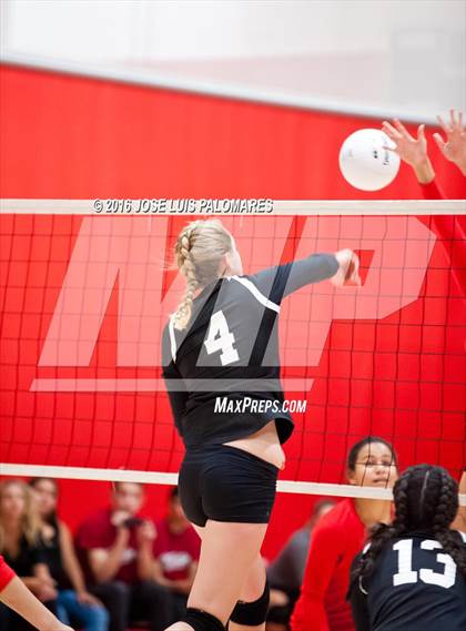 Thumbnail 3 in Tustin @ Oak Hills photogallery.