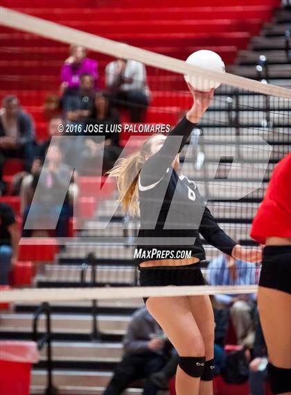 Thumbnail 3 in Tustin @ Oak Hills photogallery.
