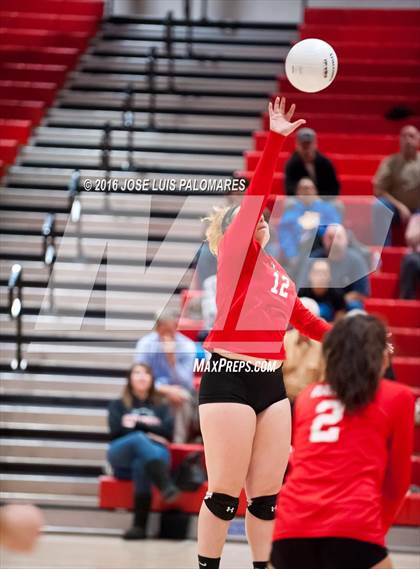 Thumbnail 2 in Tustin @ Oak Hills photogallery.