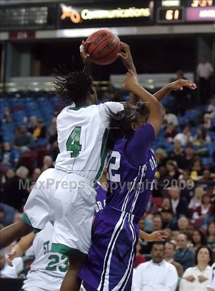 Thumbnail 2 in Sacramento vs. St. Mary's (CIF SJS D3 Final) photogallery.