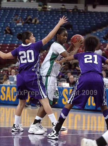 Thumbnail 1 in Sacramento vs. St. Mary's (CIF SJS D3 Final) photogallery.