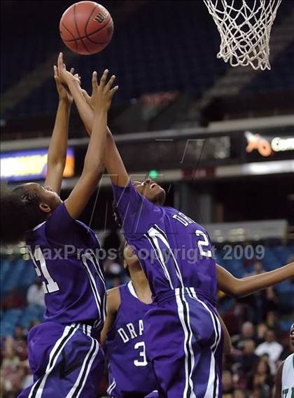 Thumbnail 2 in Sacramento vs. St. Mary's (CIF SJS D3 Final) photogallery.