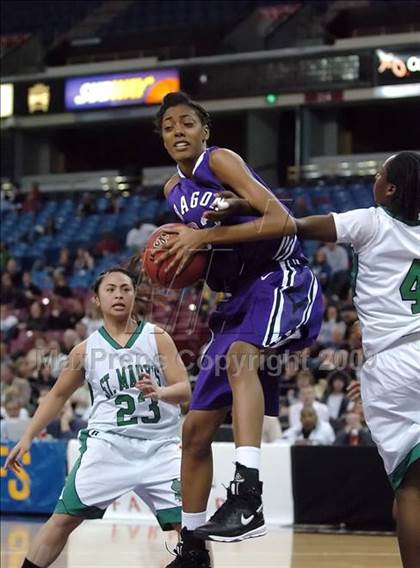 Thumbnail 3 in Sacramento vs. St. Mary's (CIF SJS D3 Final) photogallery.