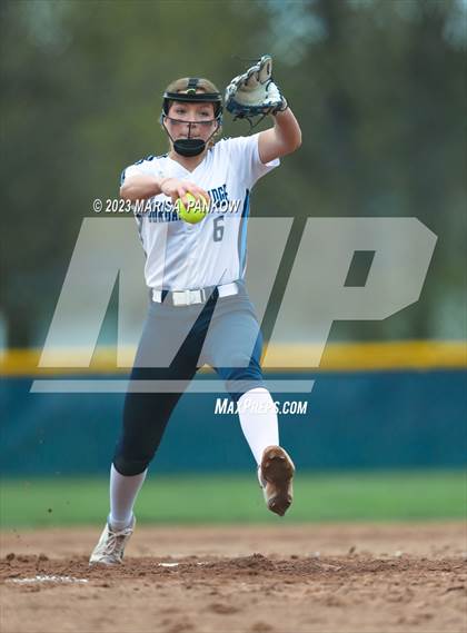 Thumbnail 2 in Bishop Grimes vs Jordan Elbridge photogallery.