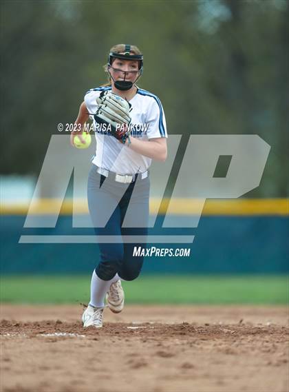 Thumbnail 2 in Bishop Grimes vs Jordan Elbridge photogallery.