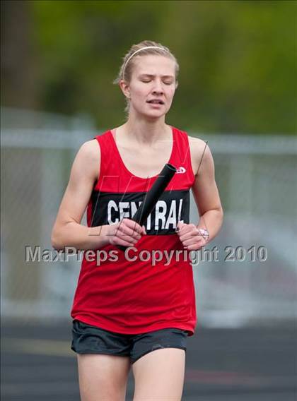 Thumbnail 2 in True Team Section 6AAA (Girls 4x800m Relay) photogallery.