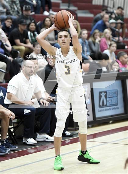 Thumbnail 2 in Vista Murrieta vs. Oak Ridge (Rancho Mirage Holiday Invitational) photogallery.