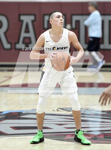 Thumbnail 2 in Vista Murrieta vs. Oak Ridge (Rancho Mirage Holiday Invitational) photogallery.