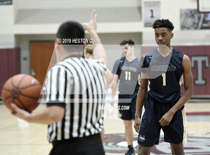Thumbnail 2 in Vista Murrieta vs. Oak Ridge (Rancho Mirage Holiday Invitational) photogallery.