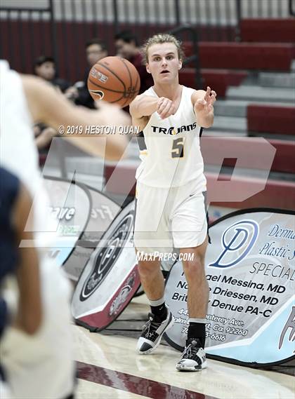 Thumbnail 1 in Vista Murrieta vs. Oak Ridge (Rancho Mirage Holiday Invitational) photogallery.