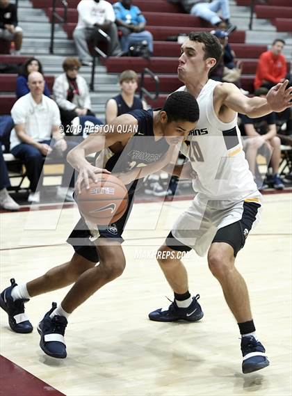 Thumbnail 2 in Vista Murrieta vs. Oak Ridge (Rancho Mirage Holiday Invitational) photogallery.