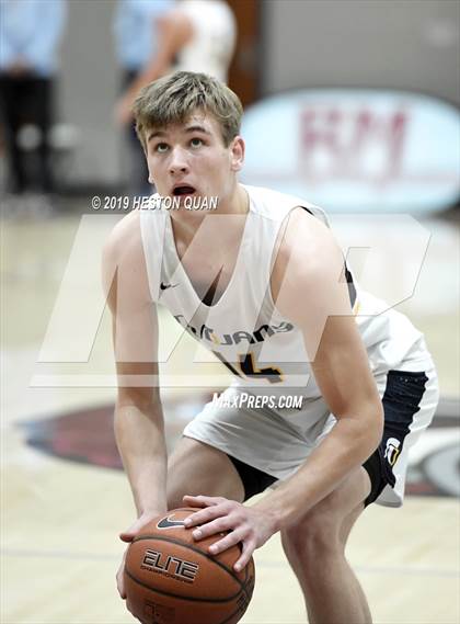 Thumbnail 3 in Vista Murrieta vs. Oak Ridge (Rancho Mirage Holiday Invitational) photogallery.