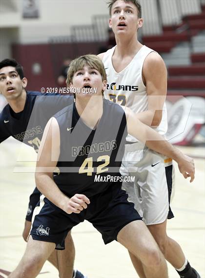 Thumbnail 1 in Vista Murrieta vs. Oak Ridge (Rancho Mirage Holiday Invitational) photogallery.