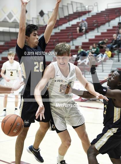 Thumbnail 3 in Vista Murrieta vs. Oak Ridge (Rancho Mirage Holiday Invitational) photogallery.