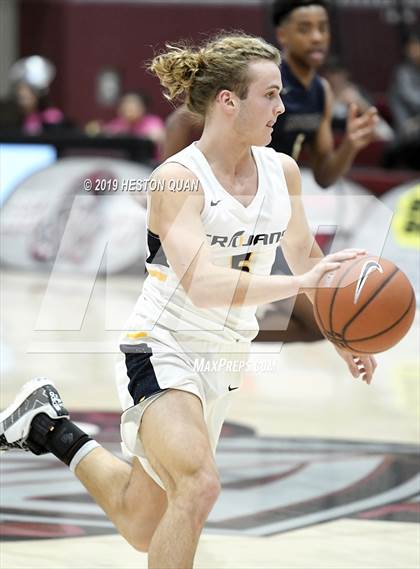 Thumbnail 2 in Vista Murrieta vs. Oak Ridge (Rancho Mirage Holiday Invitational) photogallery.