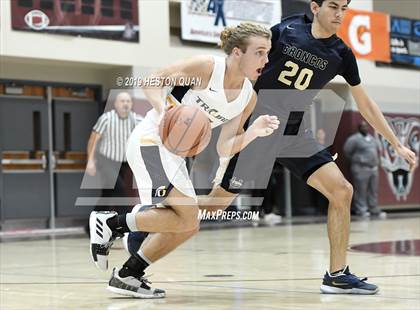 Thumbnail 3 in Vista Murrieta vs. Oak Ridge (Rancho Mirage Holiday Invitational) photogallery.