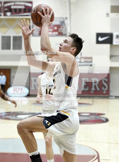 Thumbnail 1 in Vista Murrieta vs. Oak Ridge (Rancho Mirage Holiday Invitational) photogallery.