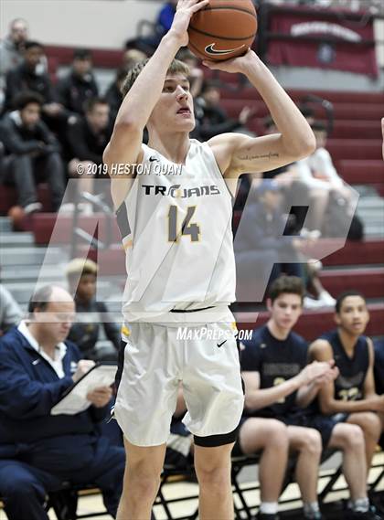 Thumbnail 3 in Vista Murrieta vs. Oak Ridge (Rancho Mirage Holiday Invitational) photogallery.