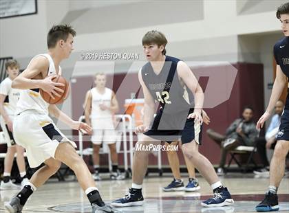 Thumbnail 2 in Vista Murrieta vs. Oak Ridge (Rancho Mirage Holiday Invitational) photogallery.