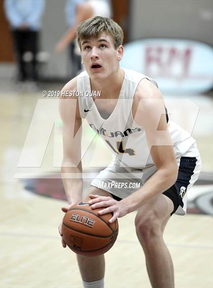 Thumbnail 1 in Vista Murrieta vs. Oak Ridge (Rancho Mirage Holiday Invitational) photogallery.