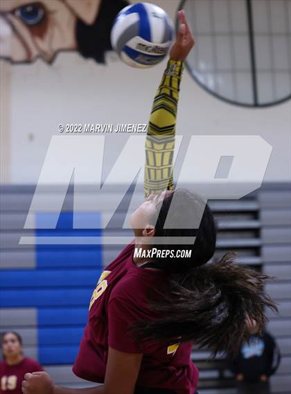 Thumbnail 3 in Highland High vs Campbell Hall (Burbank JV Tournament) photogallery.