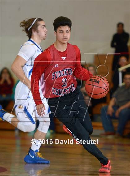 Thumbnail 3 in Stockton Christian vs. Sacramento Waldorf (CIF SJS D6 Final) photogallery.