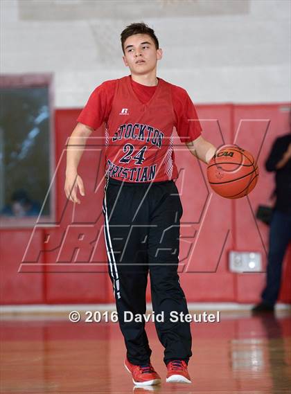 Thumbnail 3 in Stockton Christian vs. Sacramento Waldorf (CIF SJS D6 Final) photogallery.